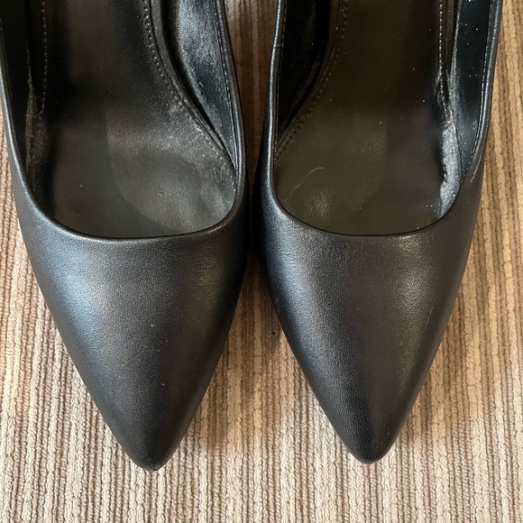Michael Kors 3-inch black heels size 6.5 - Picture 3 of 8